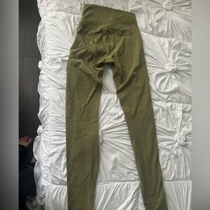 size 2 green lululemon leggings wunder under
